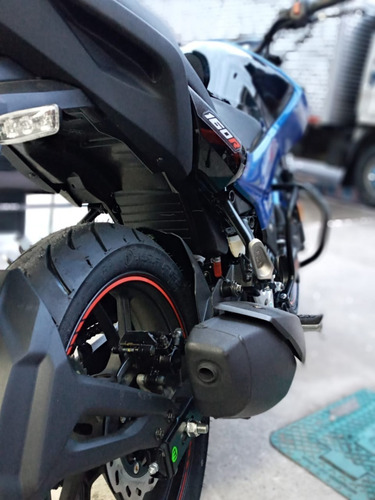 Hero Hunk 160 R