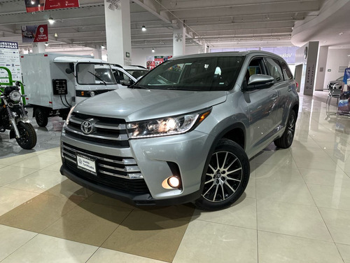 Toyota Highlander 3.5 Limited Panoramic Roof At