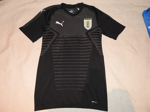 Camiseta Uruguay Puma Evoknit Golero Negra Talle M Ajustada