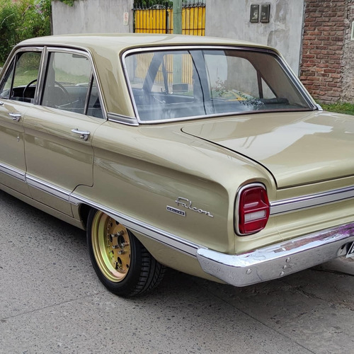 Ford Falcon Deluxe
