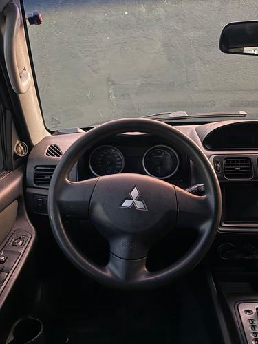 Mitsubishi Pajero TR4 2.0 4x2 Flex Aut. 5p