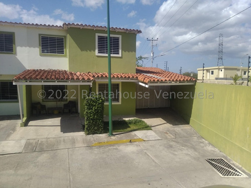 Amplia Y Moderna Casa En Venta Cabudare. Urbanización Trapiche Villa. El Trigal 23-20557 As-f