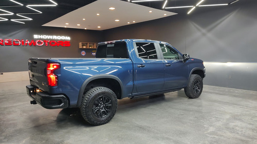 Chevrolet Cheyenne V8 Zr2 At