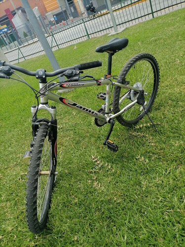 Imagen 1 de 10 de Bicicleta Jamis Aluminio 6061 Made In Japan