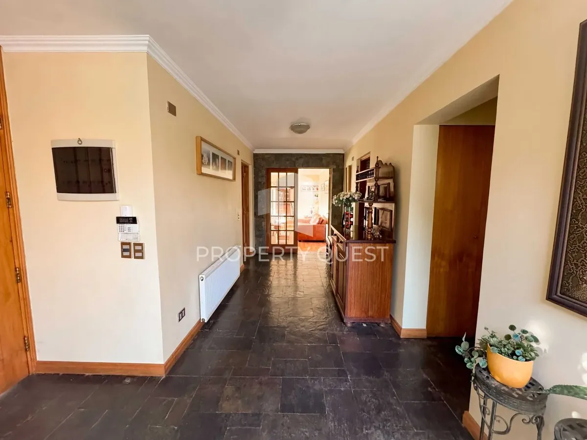 Imagen 3 de 26 de Venta Amplia Casa 6d+4b Con Piscina Andalue