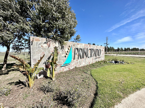 Venta De Lote  Zona Laguna, El Principado, Canning