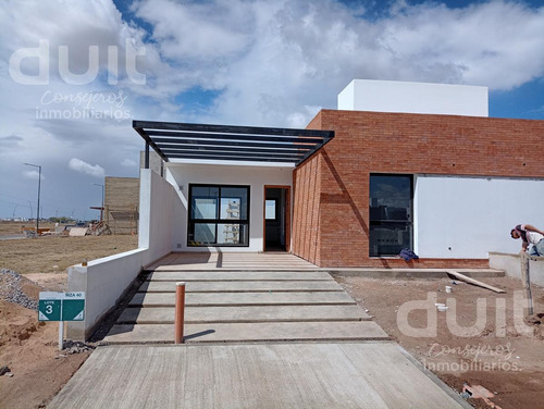 Imagen 1 de 13 de Duplex De 2 Dormitorios! Oportunidad De Inversion! Varias Opciones En Barrios.