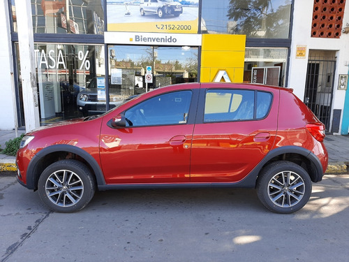Renault Sandero Intens 1.6 Nafta 0km