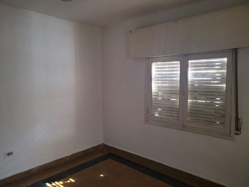 Apto Credito !!! Vendo Casa 3 Dormitorios, 6 Amb. Bº Los Naranjos (con Renta)