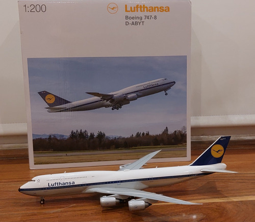 Avión A Escala Boeing 747-8 Lufthansa-herpa Alemán-esc 1/200 Blanco Gris Y Azul (Usado)