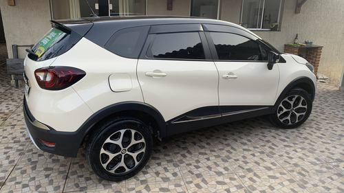 Renault Captur 1.616v Intense Sce X-tronic 5p