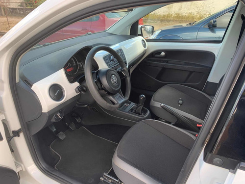 Volkswagen Up! 2016 1.0 High Up! 75cv