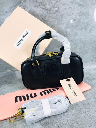 Miu Miu Cartera De Mano Depende El Modelo Depende El Modelo Oro Depende El Modelo