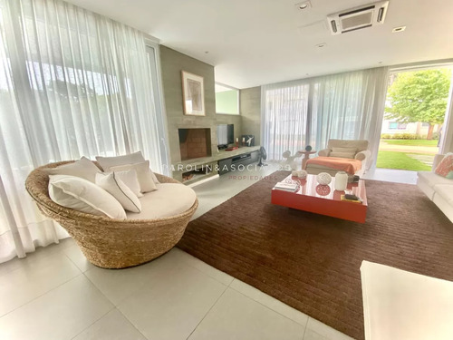 Venta De Casa 5 Dormitorios, Punta Del Este