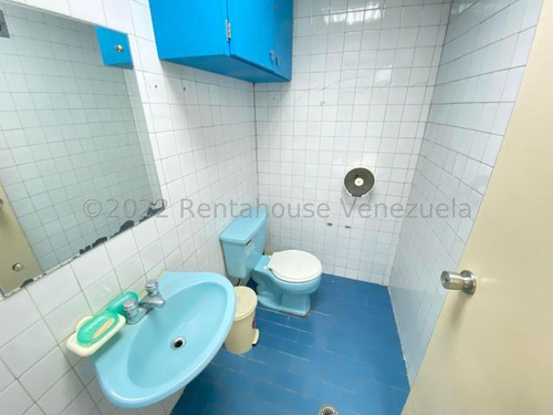 Imagen 8 de 14 de Oficina En Venta La Urbina 22-23776 Renta House Los Samanes