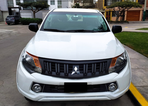 Imagen 4 de 14 de Mitsubishi L200 Petrolera 2018 Full Equipo 2.5cc