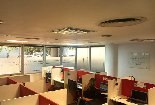 Excelente Oficina De 103 M2 En San Isidro Cerca De Panamericana