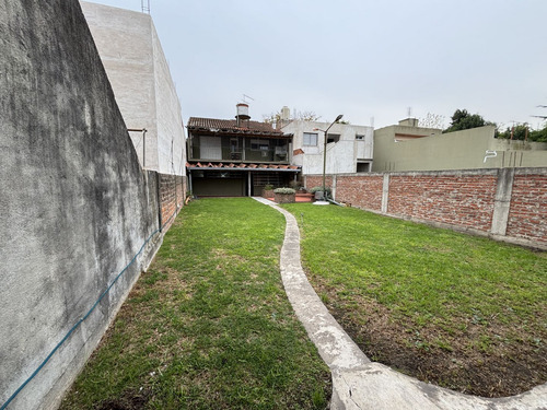 Casa + 2 Locales En Inmaculado Estado De Conservación!