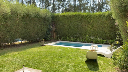 Venta De Excelente Departamento En Chateau El Palmar Nordelta Con Jardín Y Pileta Propio.