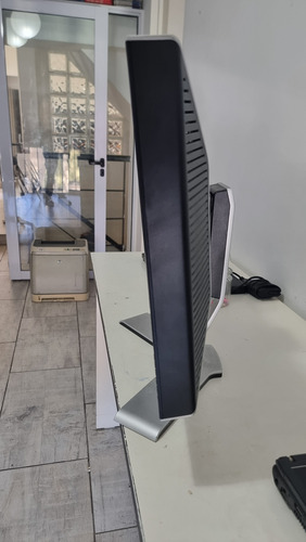Monitor 24 Pulg Dell Vga Anda Leer Bien Detalles No Envio Gris (Usado)