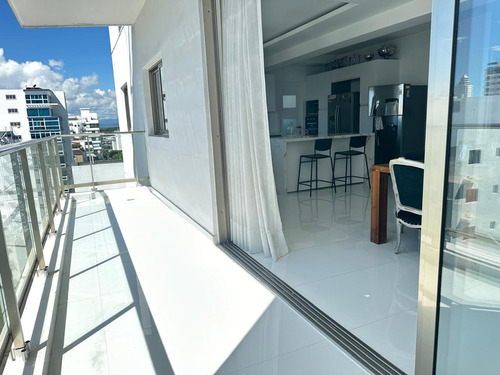 Espectacular Apartamento Con Vista Al Mar En Urbanización Real