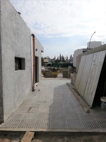 Imagen 11 de 12 de Venta Casa En Ph, 2 Dormitorios Y 2 Baños Claros Del Bosque!