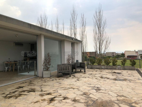 Casa En Venta En El Cantón, Escobar, G.b.a. Zona Norte