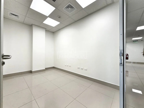 Arriendo De 9 Oficinas En Aeropuerto Amb De Santiago.