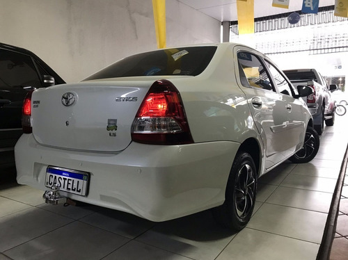 Imagem 3 de 15 de Toyota Etios 1.5 X Sedan 16v