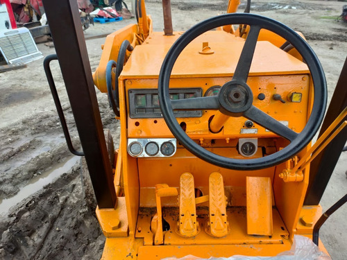 Imagen 7 de 7 de Retroexcavadora Case 680e Extensión Estándar Frenos De Aire