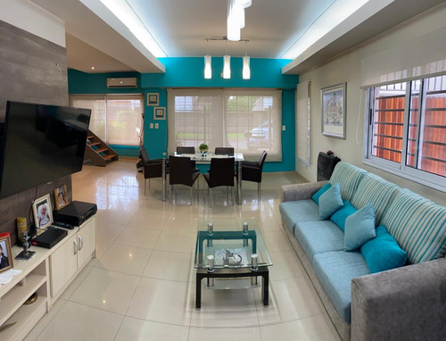 Venta Chalet Quilmes Oeste 3 Dormitorios Con Quincho, Pileta