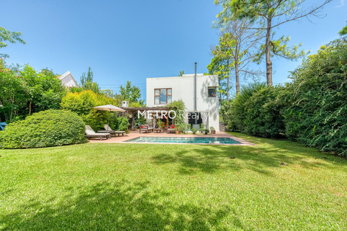 Casa En Venta En Lote Interno En Mayling Club De Campo