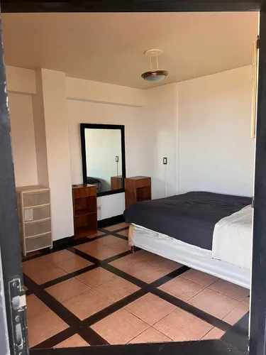 Alquiler De Habitación A Mujer