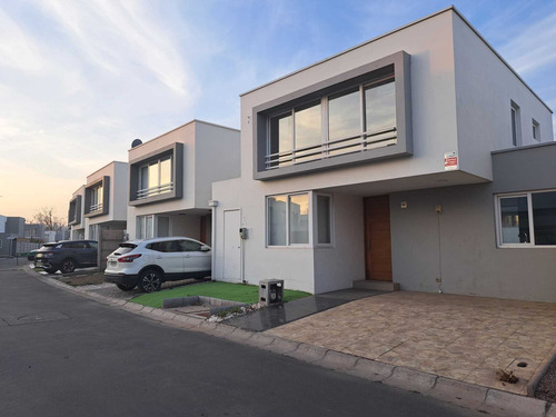 Vendo Casa En Jardines De Las Vizcachas (96533)
