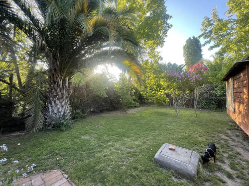 Espléndida Parcela Con Linda Casa Familiar En Venta