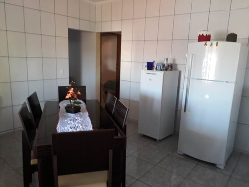 Casa Alto Padrão Em Baependi Sul De Minas , Casa Com 3 Quartos , 02 Suítes , Todo Murado , No Centro Da Cidade, Vaga 06 Veículos. - 949