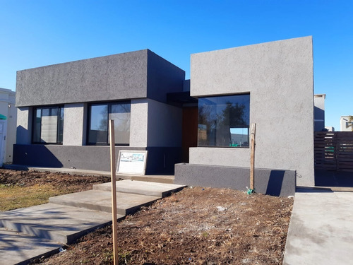 Imagen 2 de 17 de Casa En Venta En Santa Elena