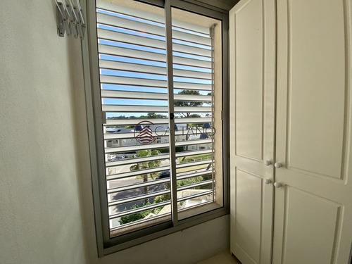 Imagen 3 de 8 de Apartamento En Alquiler Anual, Playa Mansa Punta Del Este - Punta Del Este Roosevelt