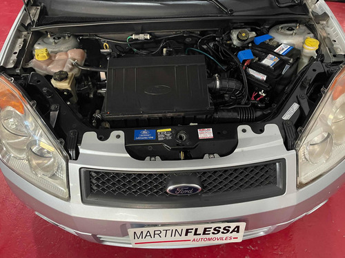 Imagen 12 de 16 de Ford Fiesta 2009 1.6 Ambiente Mp3
