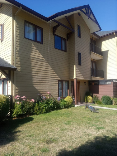 Vendemos Espacioso Townhome En Condominio El Bayo, Valdivia