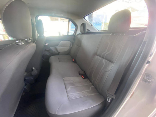 Imagem 4 de 11 de Renault Logan 1.0 Expression 16v Flex 4p Manual