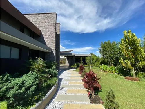 Hermosa Casa Para La Venta En Llanogrande