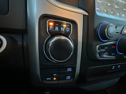 Imagen 17 de 25 de Ram 1500 Slt 4x4 2019 Unico Dueño Flamante