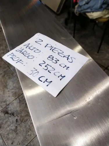 Madera Con Acero Inoxidable (Usado)