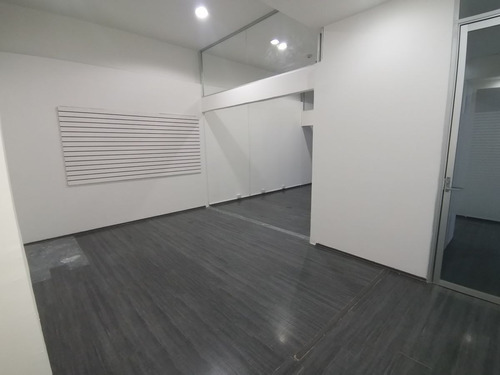 Imagen 5 de 9 de Local En Renta 55 M2 , Dentro Del Centro Comercial Torre Wtc