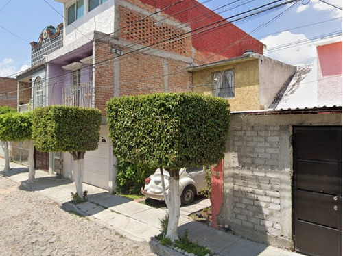 Casa En Remate Bancario En  Del Pinal , Los Naranjos, 38013 Celaya, Gto. -ngc4