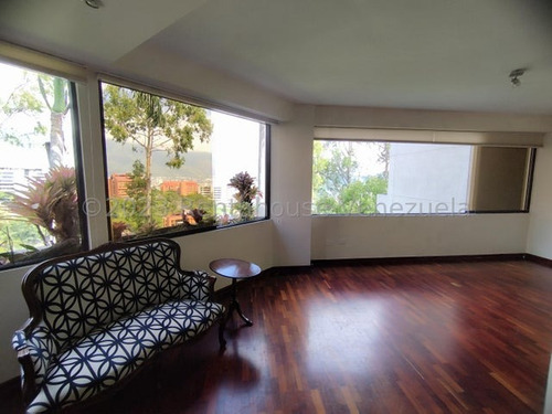 En Venta Disfruta De La Vista Al Ávila En Amplio Y Moderno Apartamento, Remodelado, En Colinas De Valle Arriba Vi Mls #25-10890