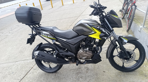 Vendo Moto Akt 162 Cr4 Con 2 Cascos Parrilla Y Maletero