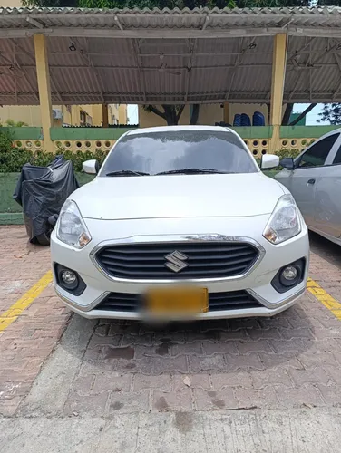 Suzuki Swift Dzire Sedan Automatico Blanco Perla