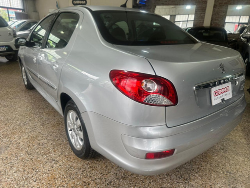 Peugeot 207 1.4 Sedan Xs